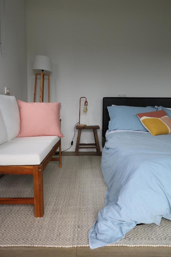 Church Bay Cabin: Sunny, Great Views Apartment Lyttelton Exterior photo