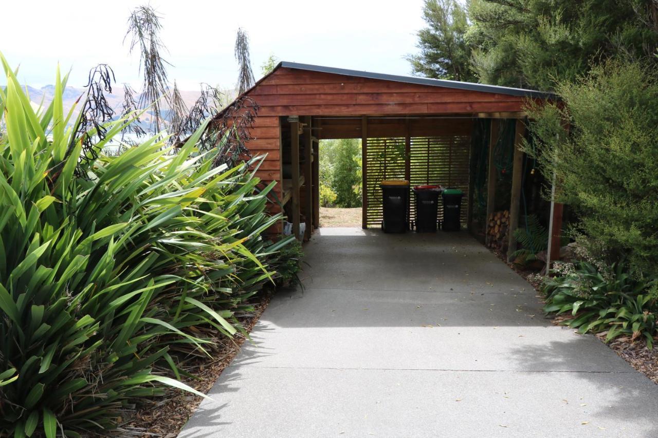 Church Bay Cabin: Sunny, Great Views Apartment Lyttelton Exterior photo