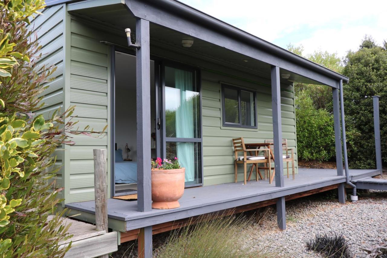 Church Bay Cabin: Sunny, Great Views Apartment Lyttelton Exterior photo